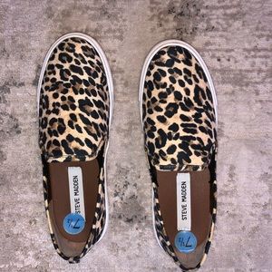 STEVE MADDEN Leopard sneaker slip ons